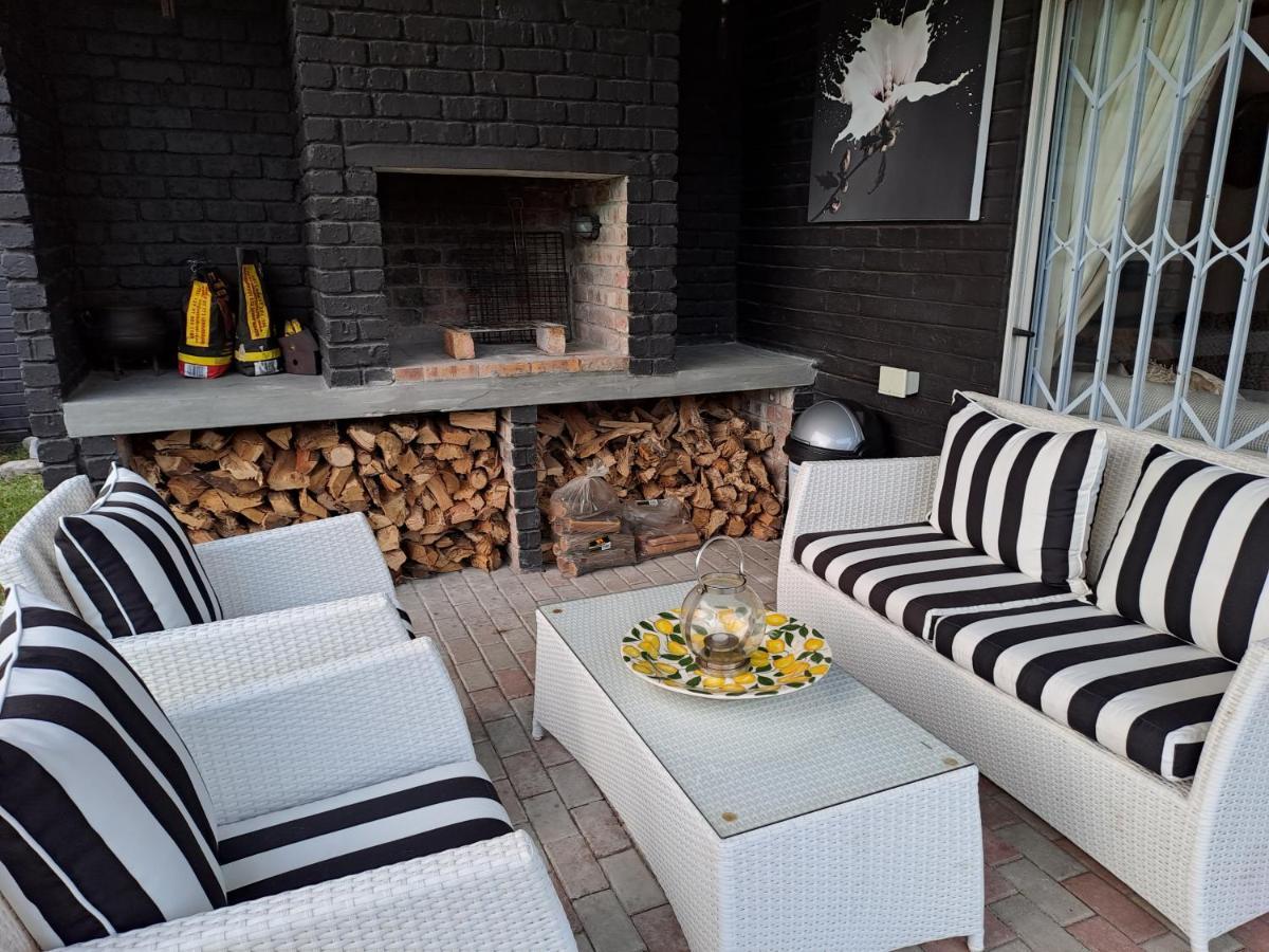 Milky Way Executive Suite Hermanus Exterior foto